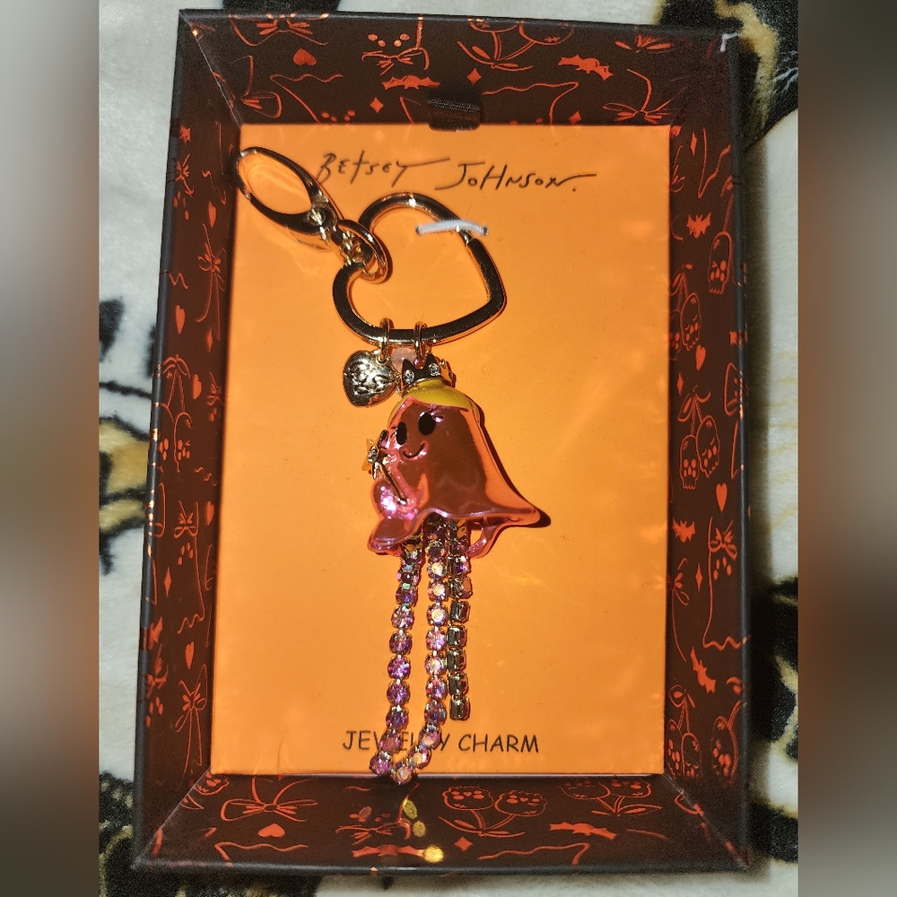 NWT 2025 TIK TOK VIRAL PINK GHOST( FAIRY) CHARM / KEYCHAIN / BETSEY JOHNSON 👻🩷